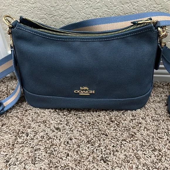 NWT, Coach Swinger Bag - Picture 6 of 6